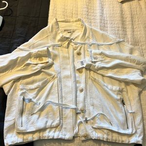 BlanKNYC oversized linen jacket. Medium. Creamy white. 55% linen, 45% rayon.